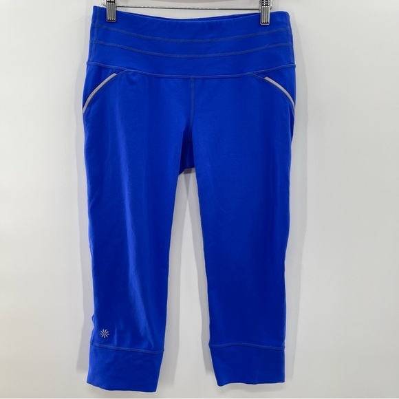 Athleta Relay Reflective Crop Capri Legging Size Medium - Picture 2 of 14